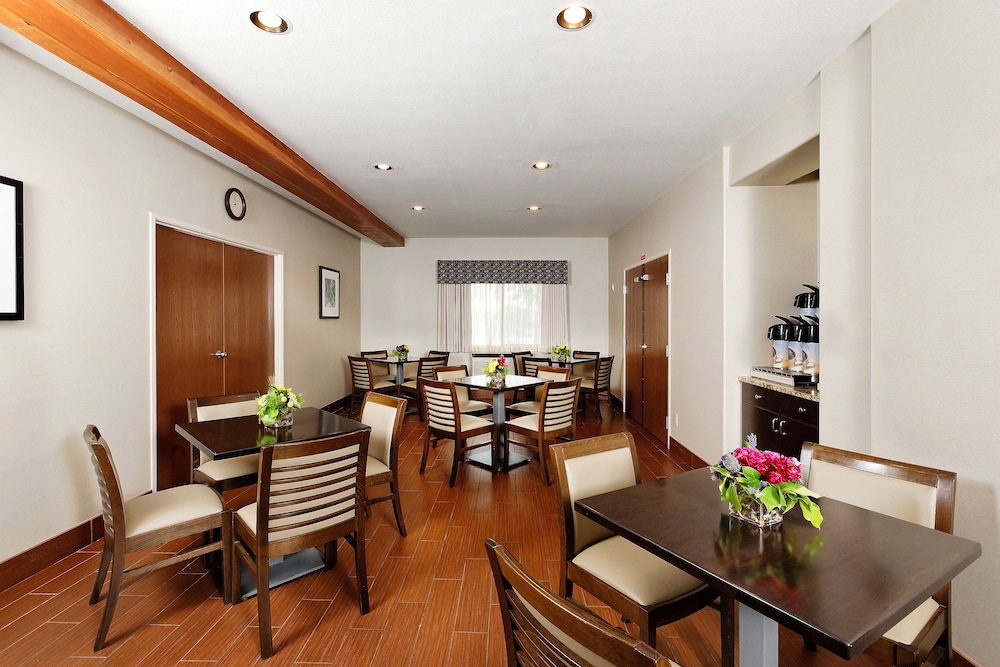 Holiday Inn Express Hotel And Suites Montrose Townsend 52/61