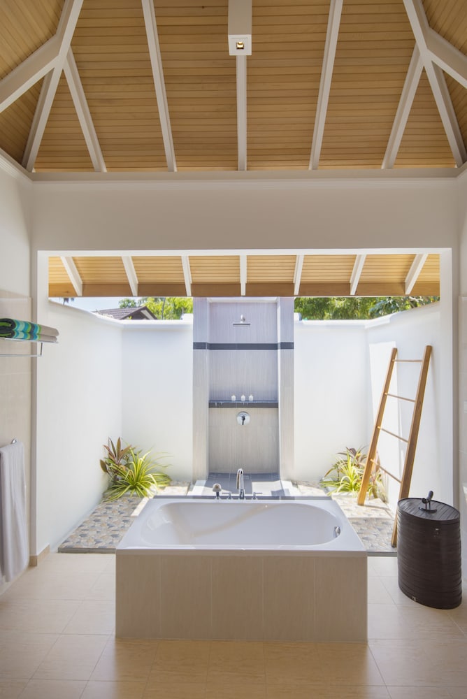 Niva Kurumba Maldives 6/50
