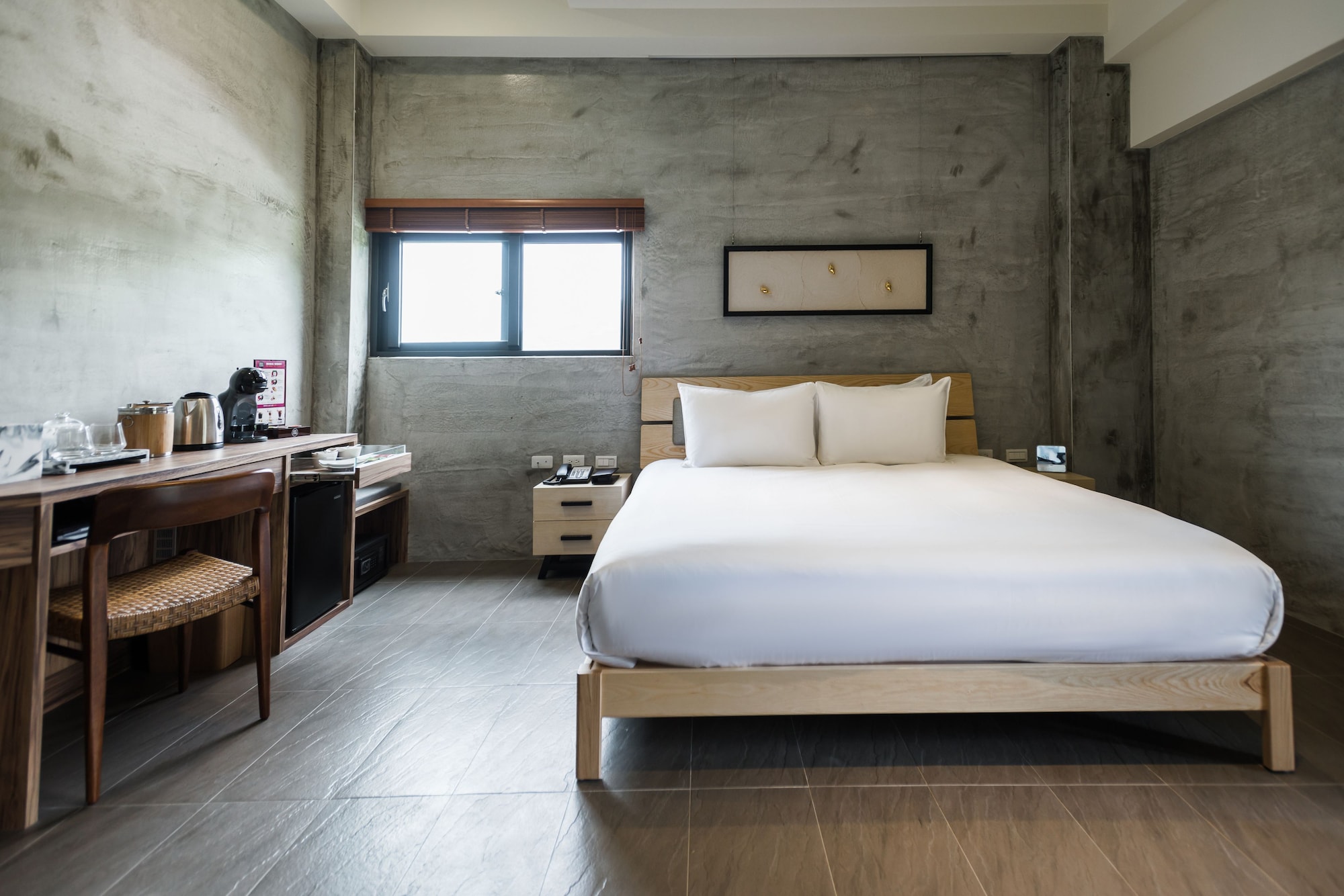 DELUXE, DOUBLE BED