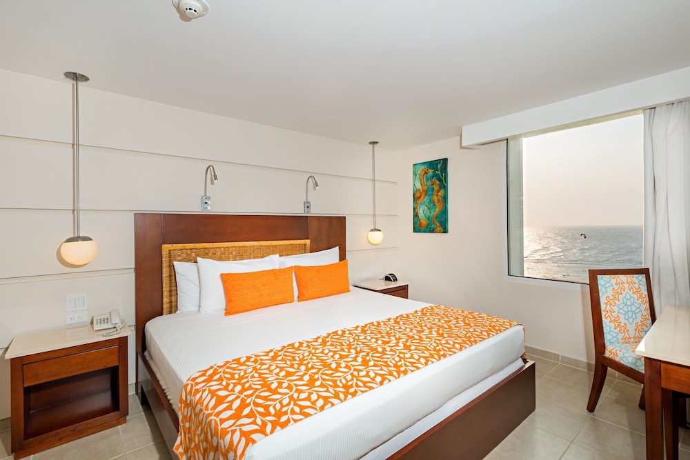 JUNIOR SUITE, CITY VIEW, BALCONY