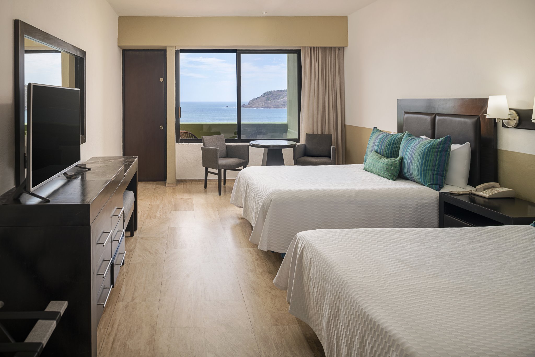 Elite, Sea View