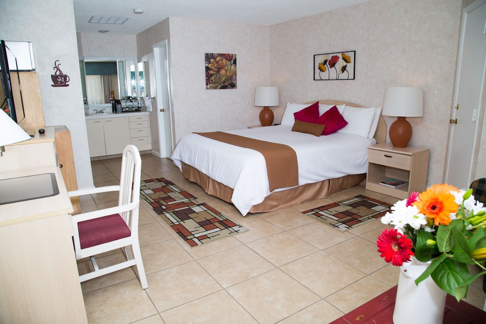 Inn at Deep Canyon 37/71