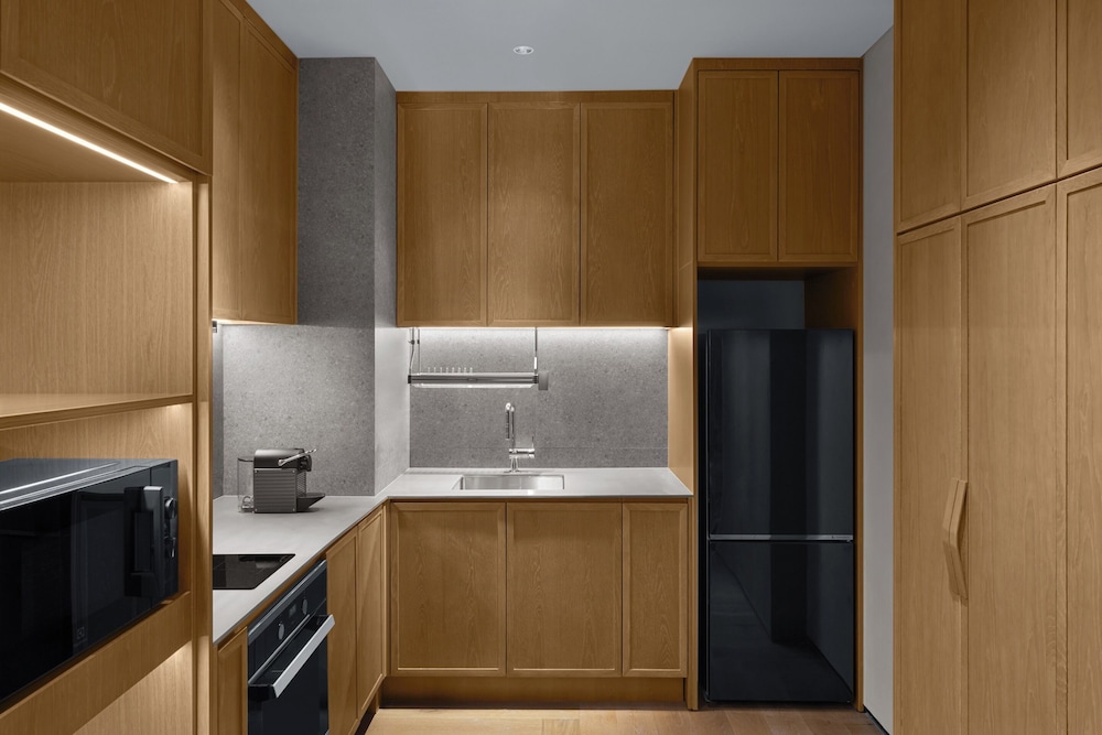 L7 WEST LAKE HANOI by LOTTE L7 RESIDENCES 11/66