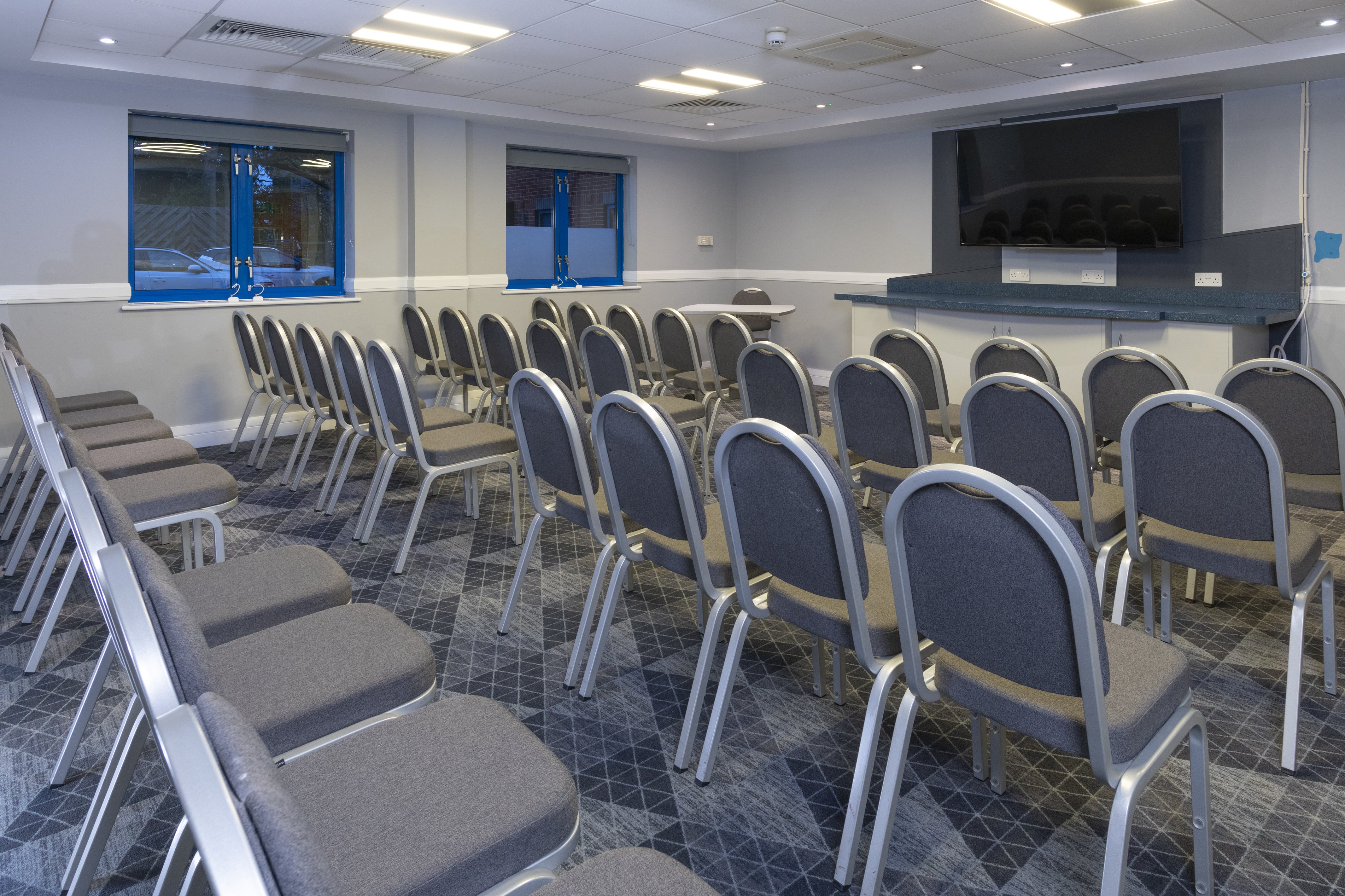 HOLIDAY INN EXPRESS BIRMINGHAM NEC 59/73