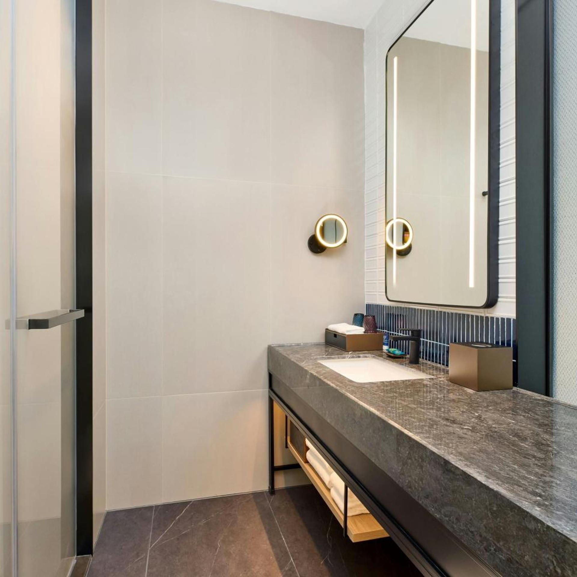 Four Points by Sheraton Shenzhen Bay 42/44