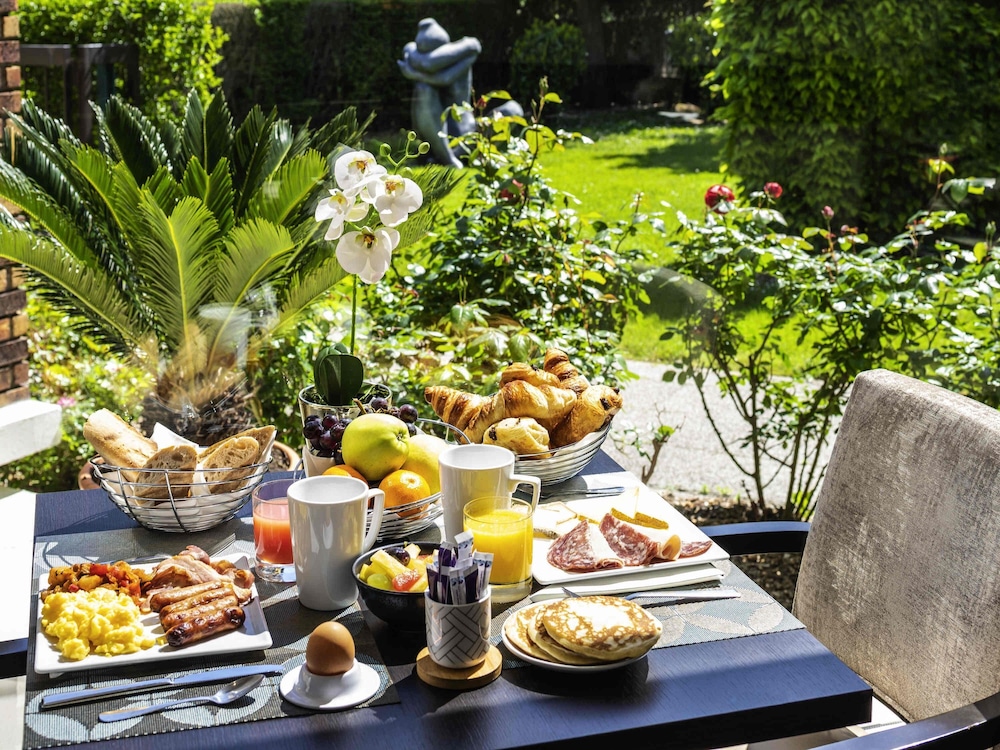 Mercure Maurepas Saint Quentin 48/70