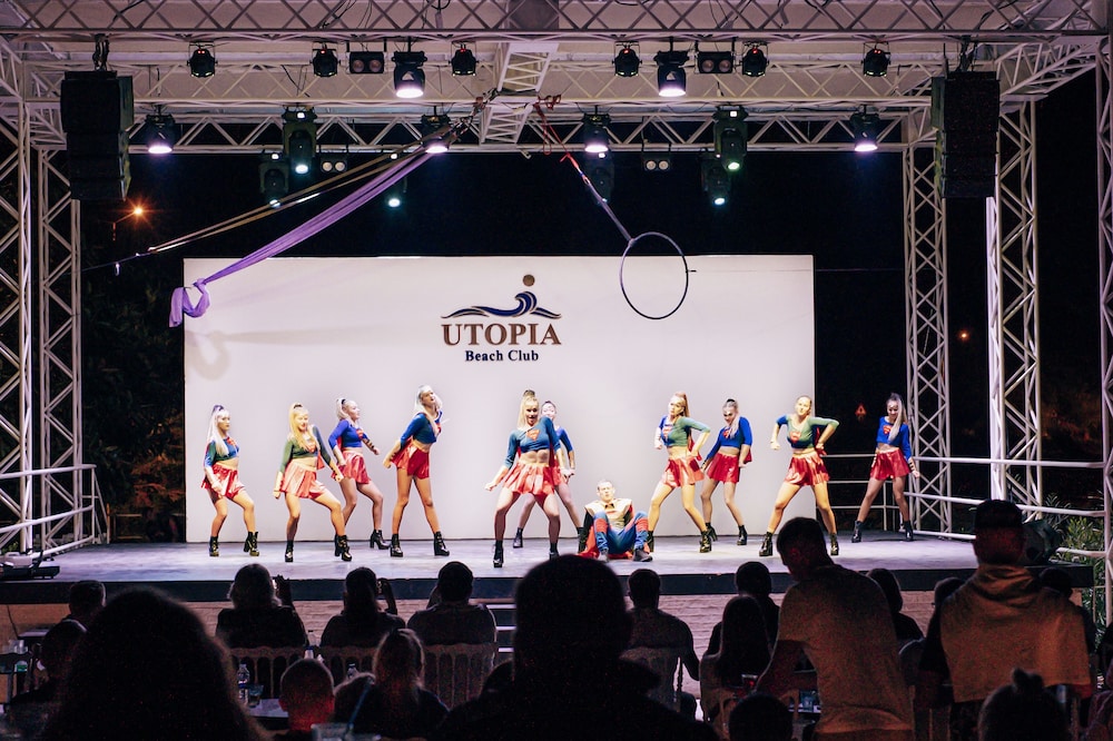Utopia Beach Club 56/69