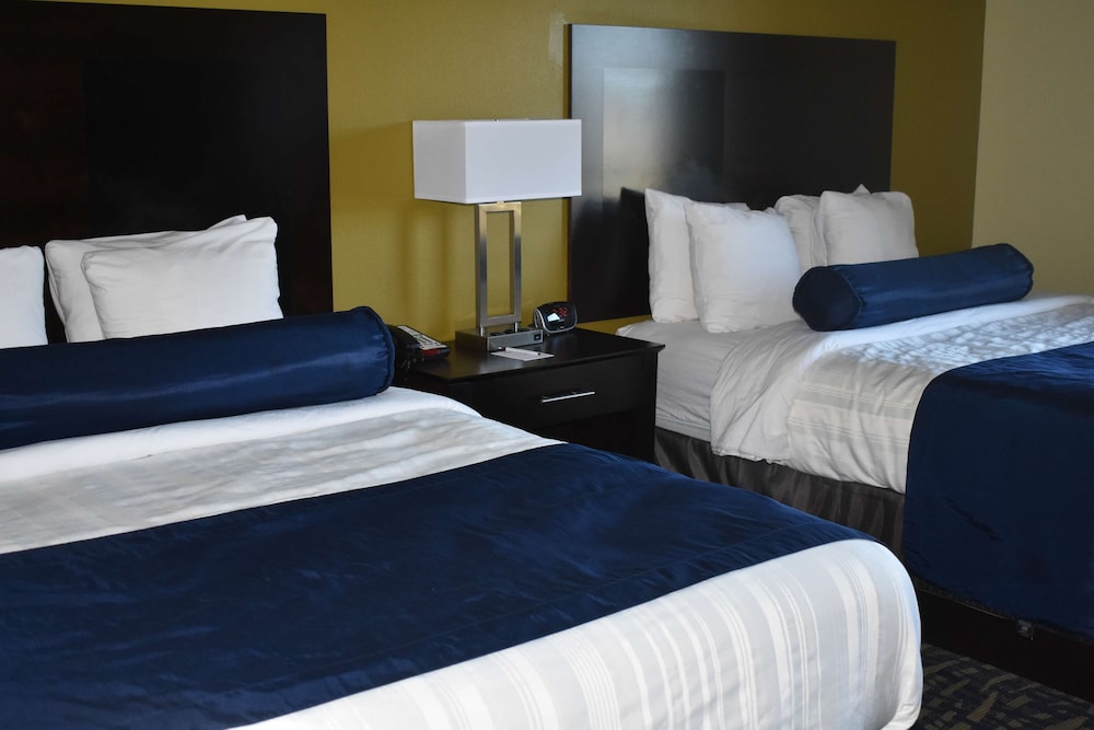 Best Western Plus Brunswick Inn & Suites 19/45