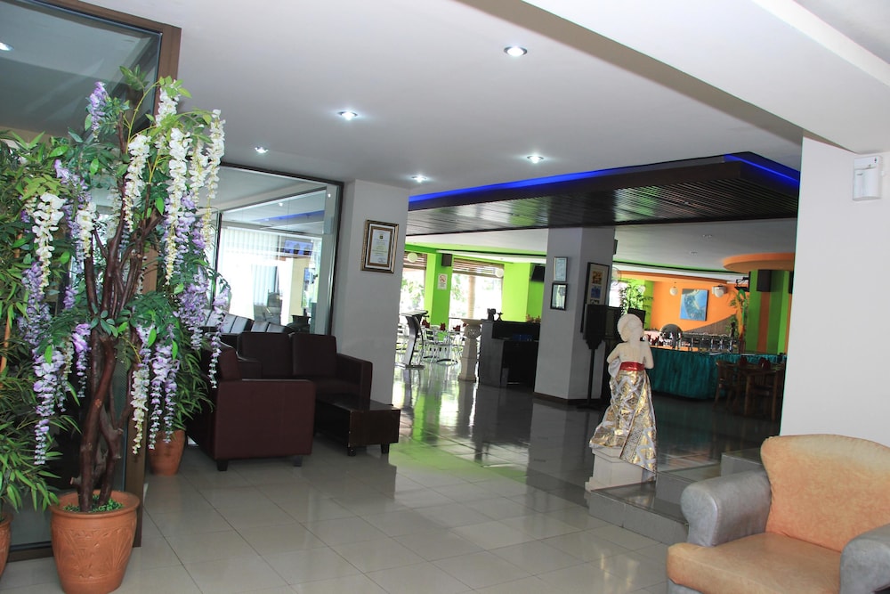 The Grand Santhi Hotel 13/69