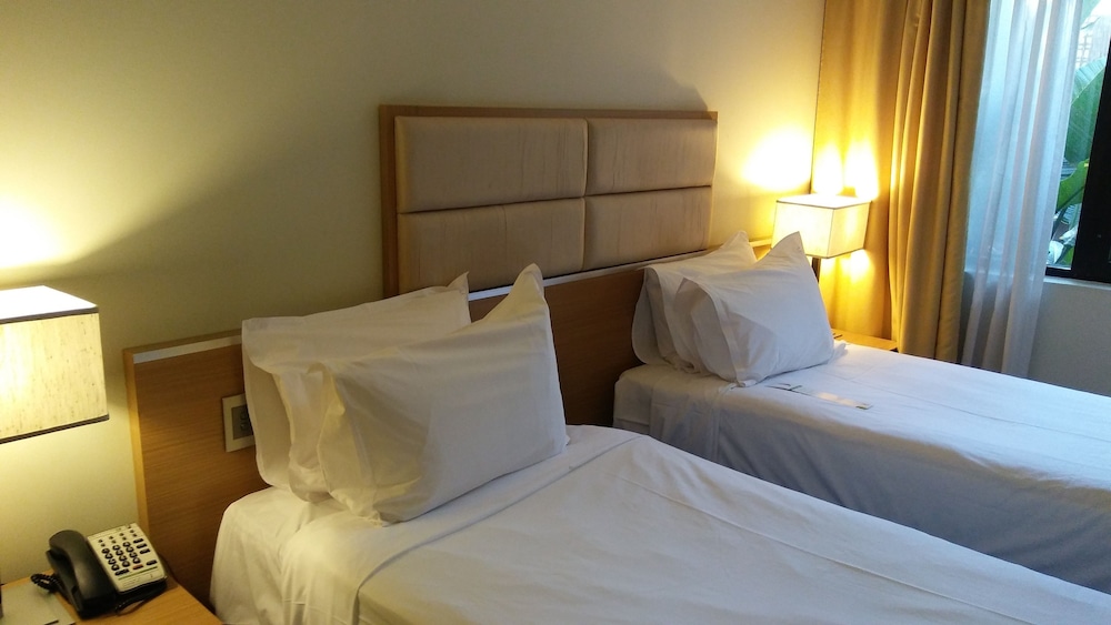 Holiday Inn Parramatta 14/76