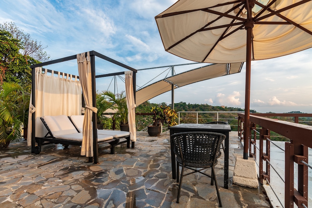 Gaia Hotel and Reserve 35/37