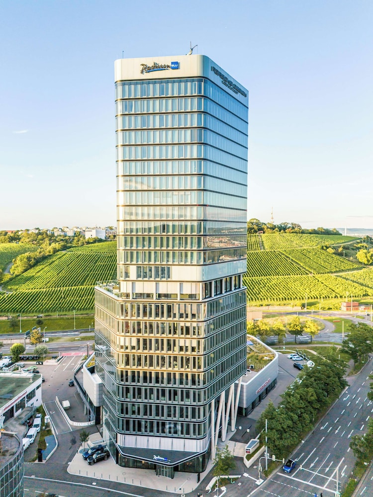 Radisson Blu Hotel at Porsche Design Tower Stuttgart 3/50