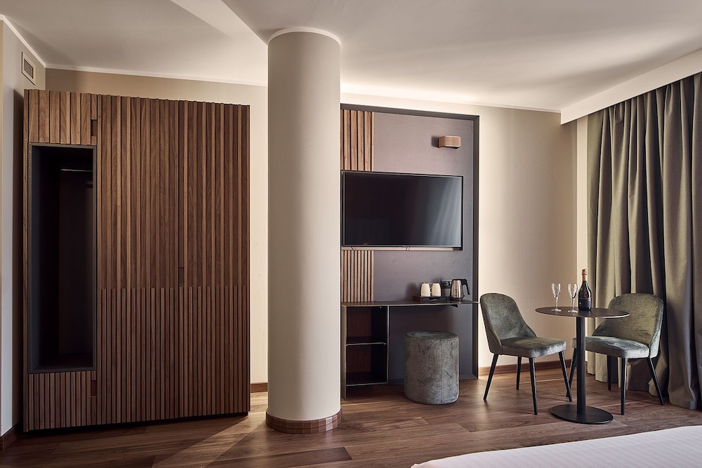 Hotel Kristal Palace 34/48