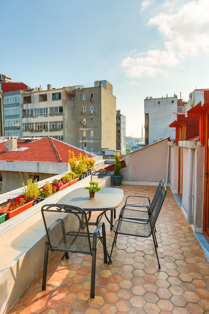 Flats Company - Karakoy Apartment 65/70
