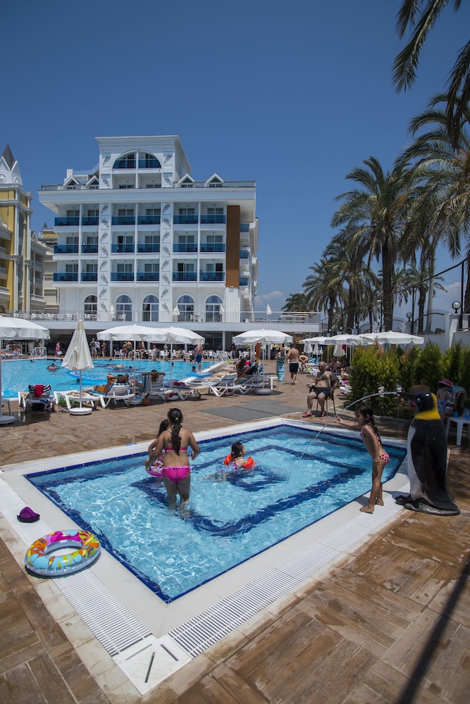 Palm World Side Hotel 40/50
