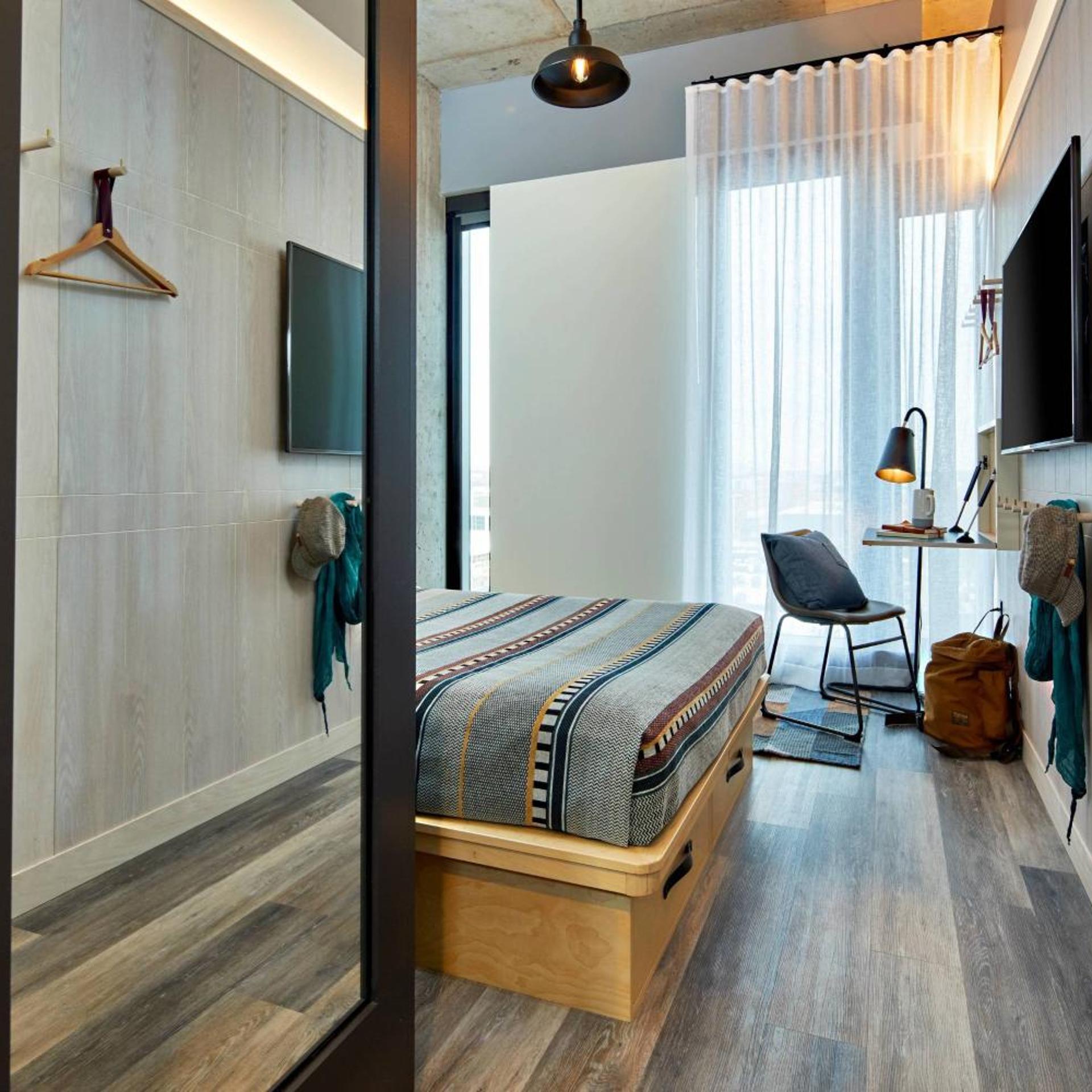 2 Bedrooms, Suite, Queen Bed, Sofa
