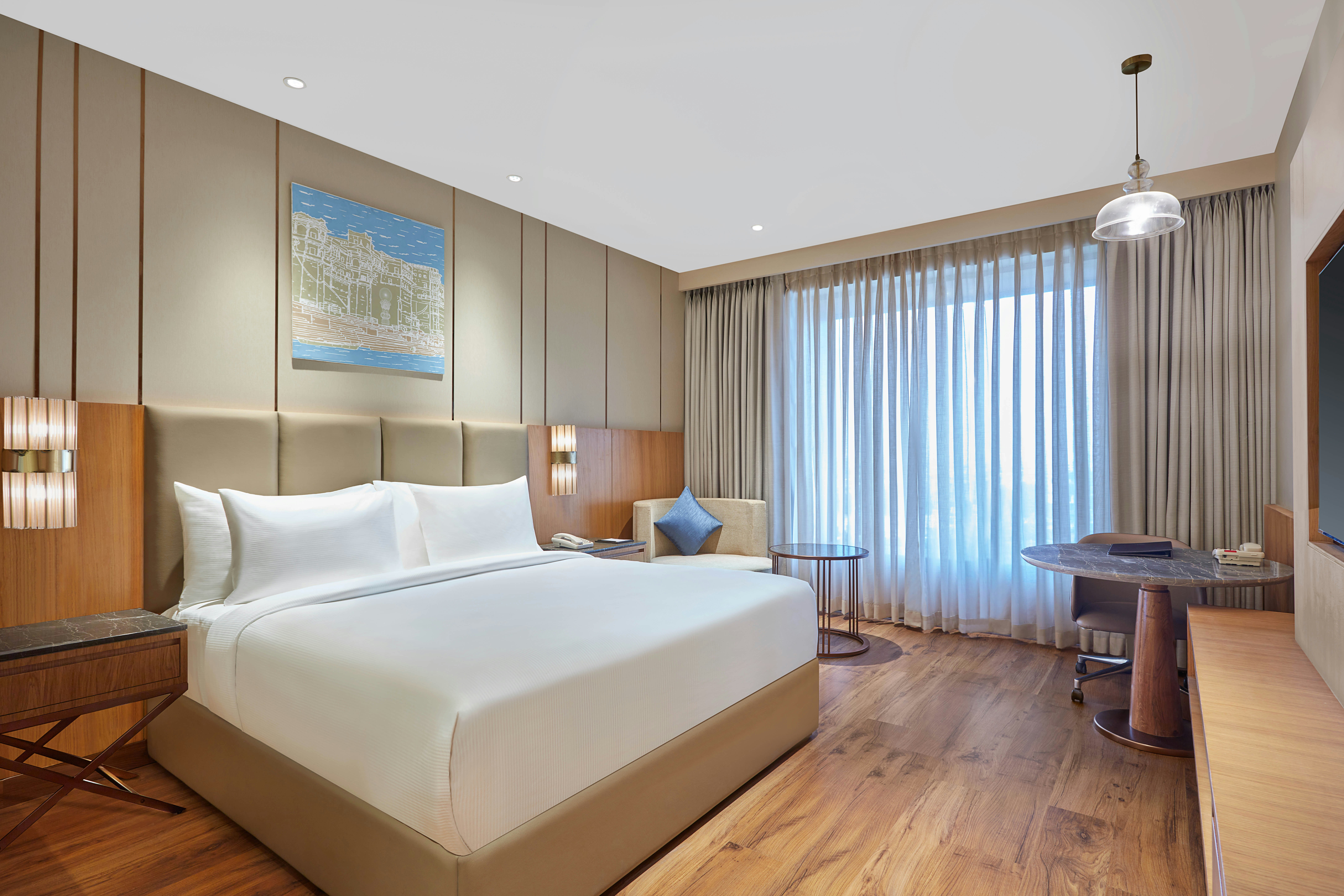BUSINESS, SUITE, POOL VIEW