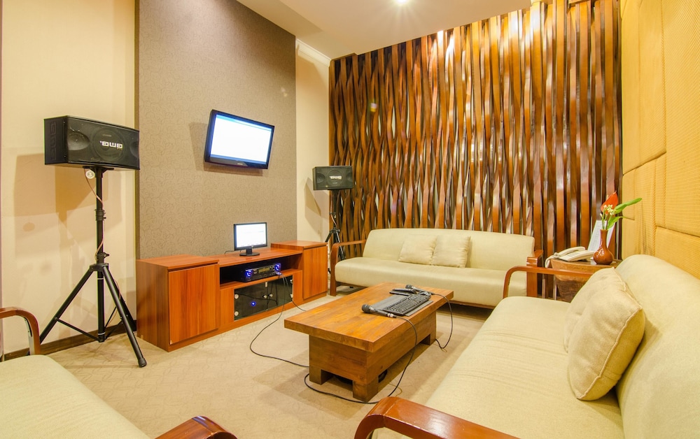 Jambuluwuk Convention Hall and Resort Batu 41/63