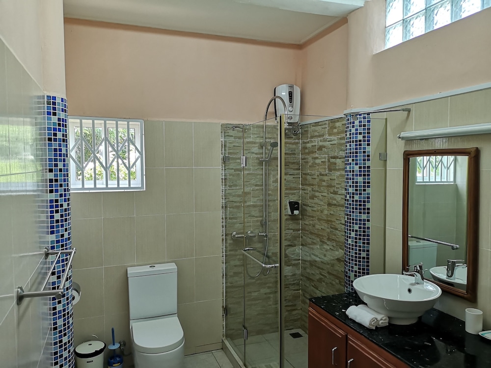 Glacis Heights Villa 45/50