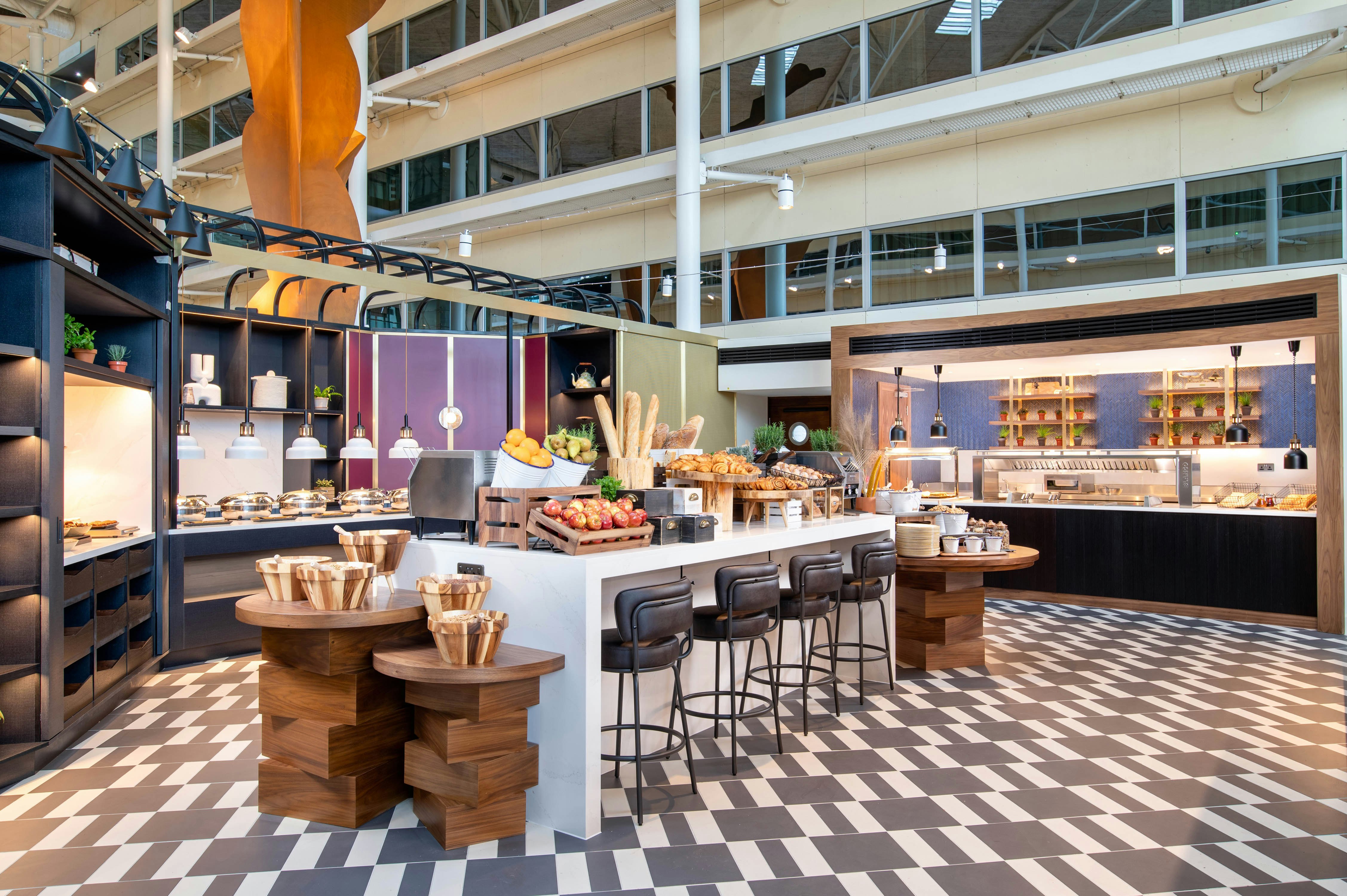 Hilton London Heathrow Airport 79/81