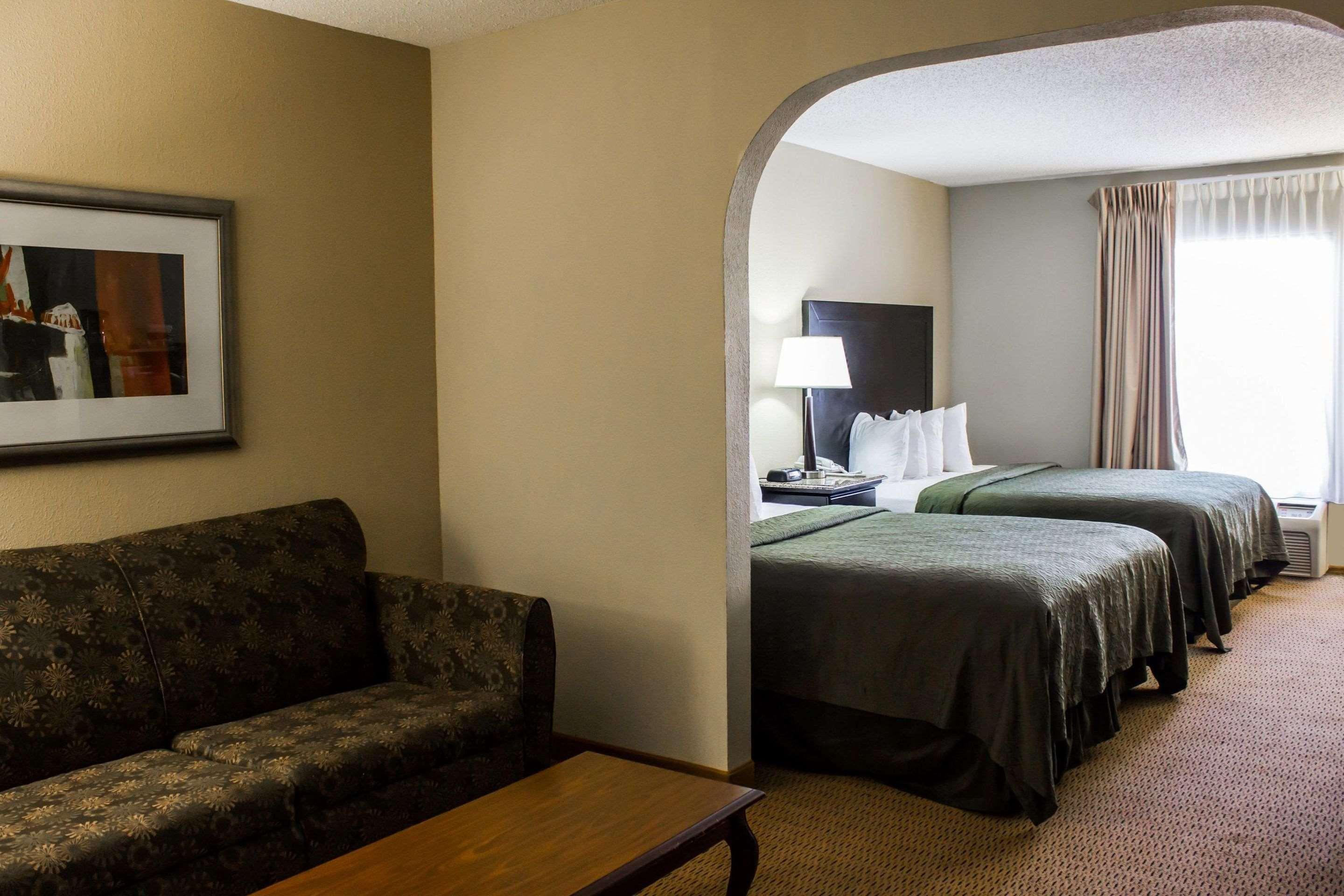 Suite, Queen Bed