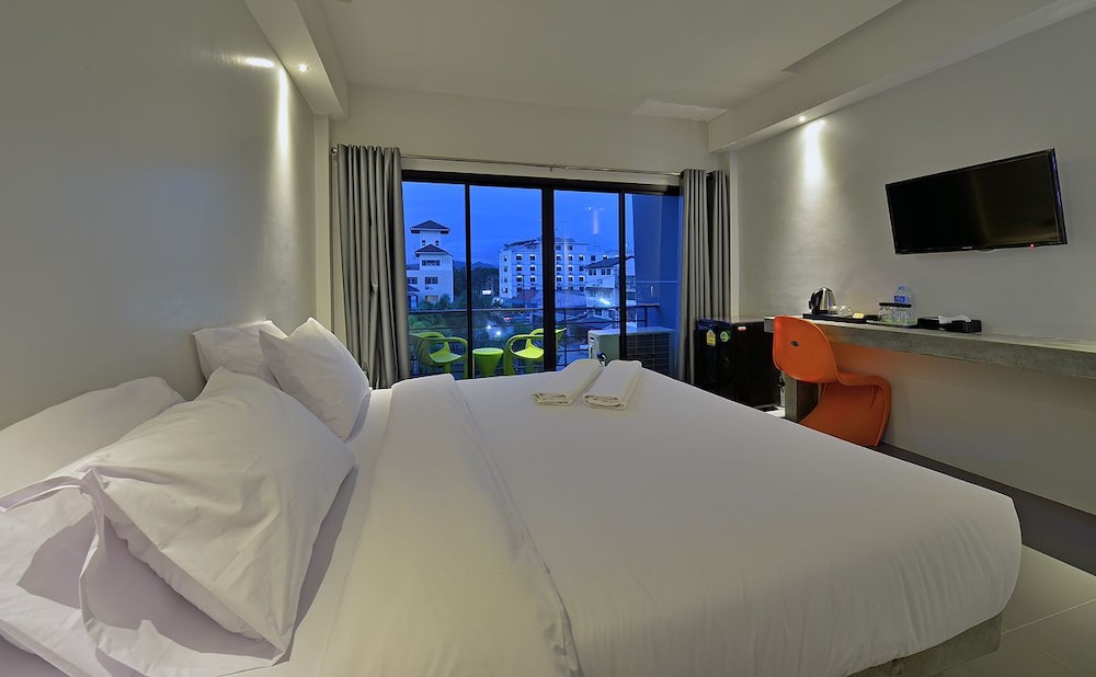 RIVERSIDE HOTEL 14/35