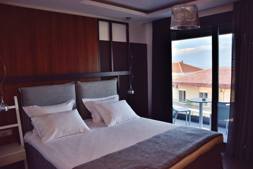PREMIUM, KING BED