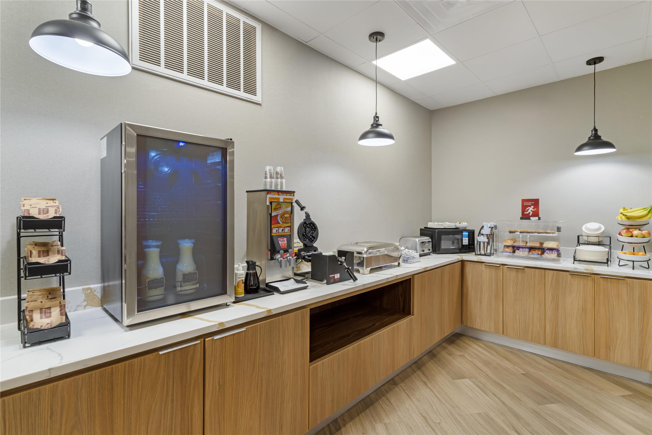 Best Western Plus Pearland/Houston Medical Center Hotel 24/37