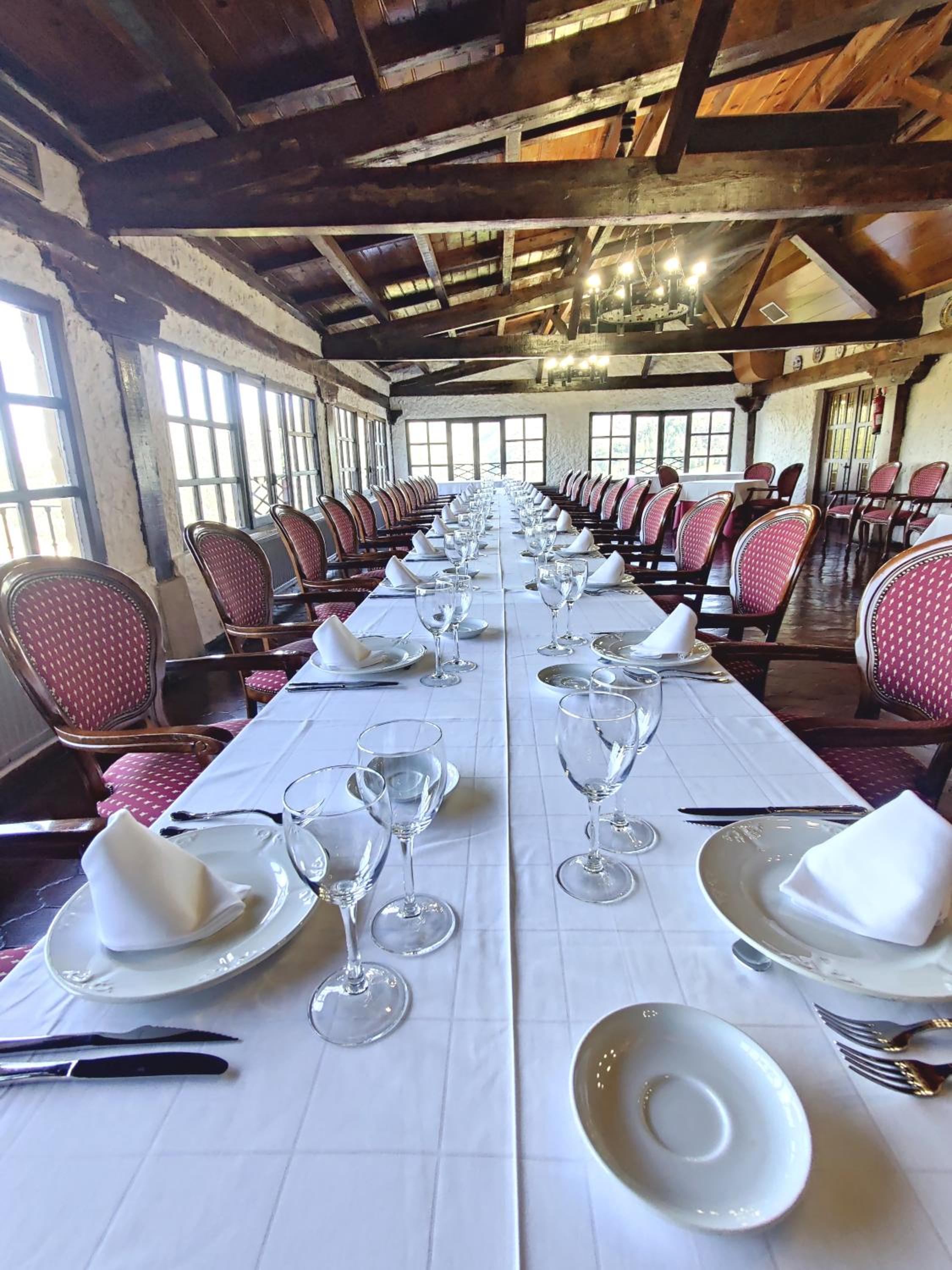 Hotel Leonor Miron 36/55