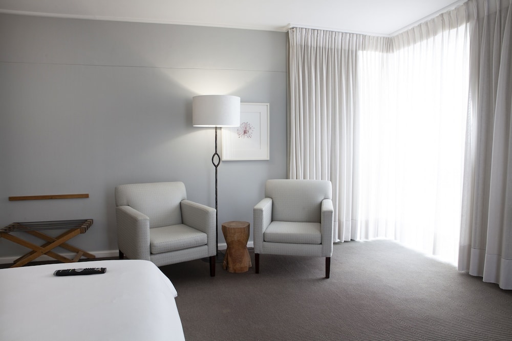 ATLANTIC BEACH HOTEL 34/63
