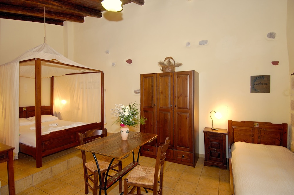 Elia Traditional Hotel & Spa 25/50