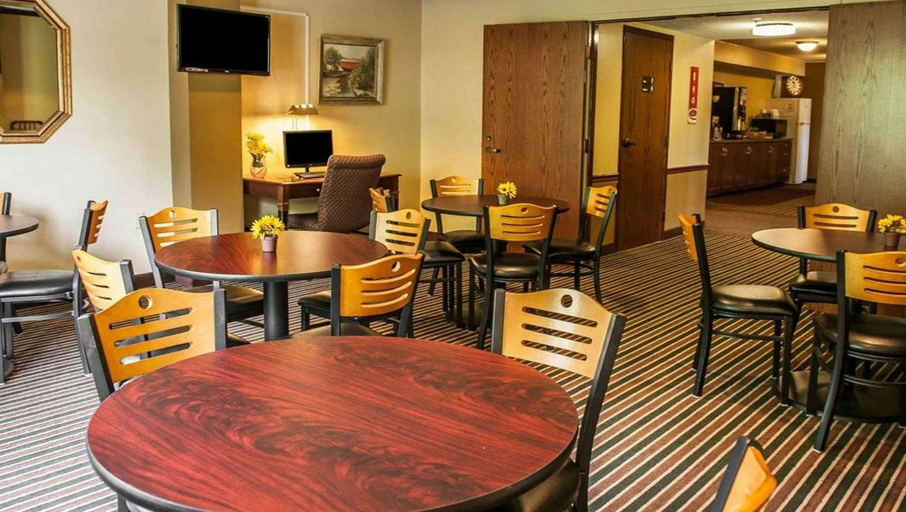 Econo Lodge Rockville 56/75