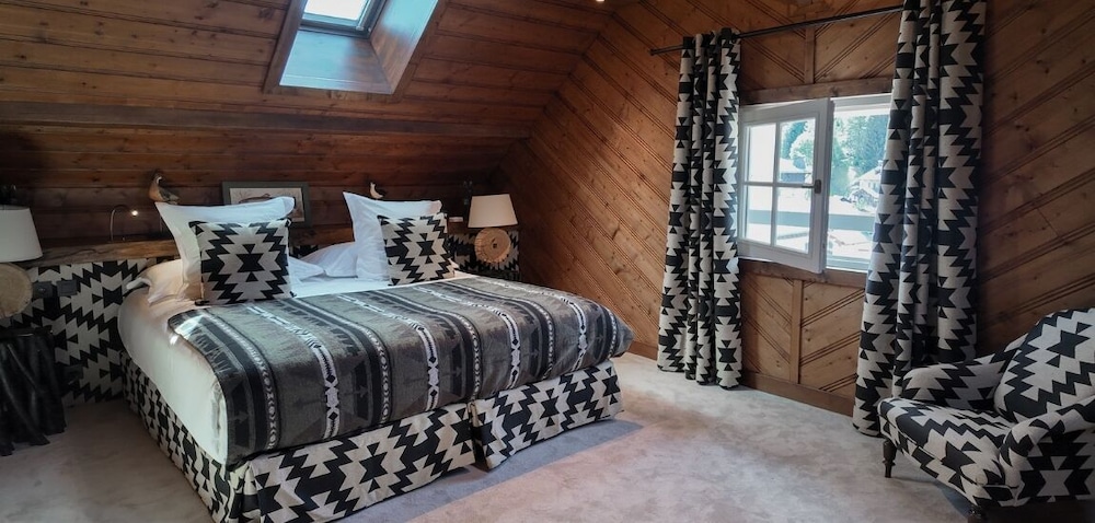 Lodge, Cabin