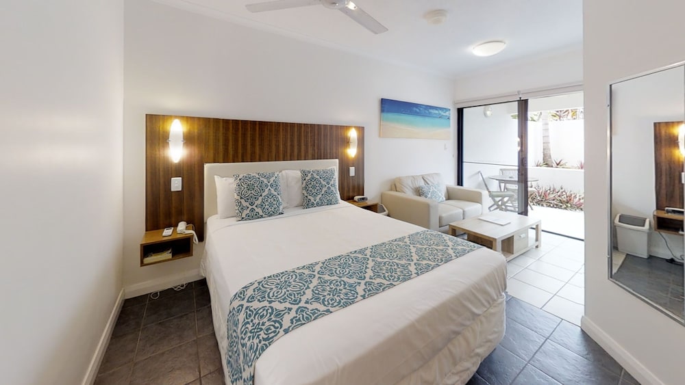 Silkari The Pavilions Port Douglas 11/65