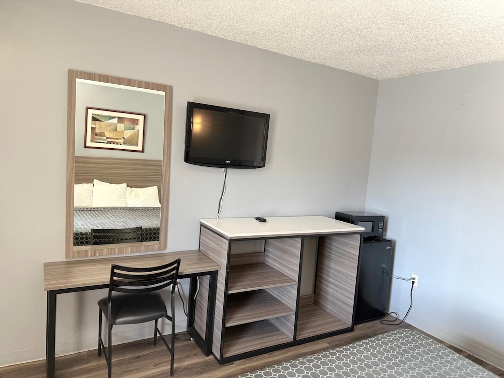 Express Inn -Rahway 24/46