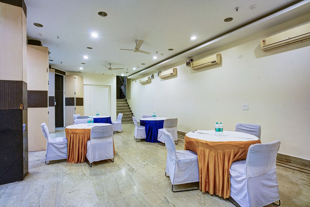 Hotel Amby Inn 33/50