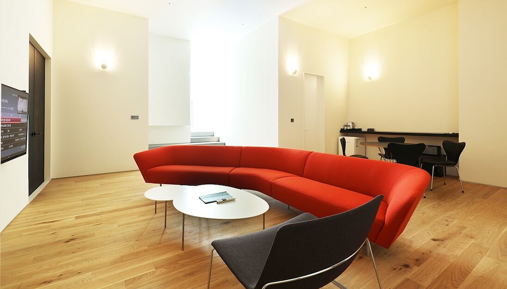 Hotel 498 30/42