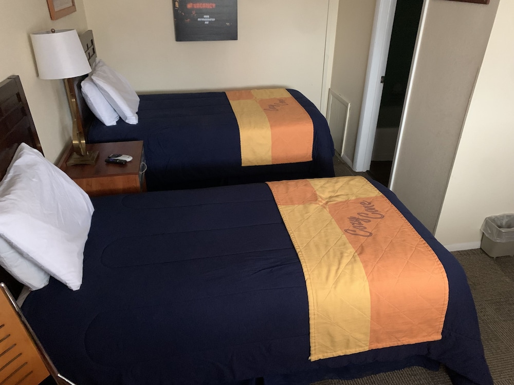 Hotel Marceline 12/24