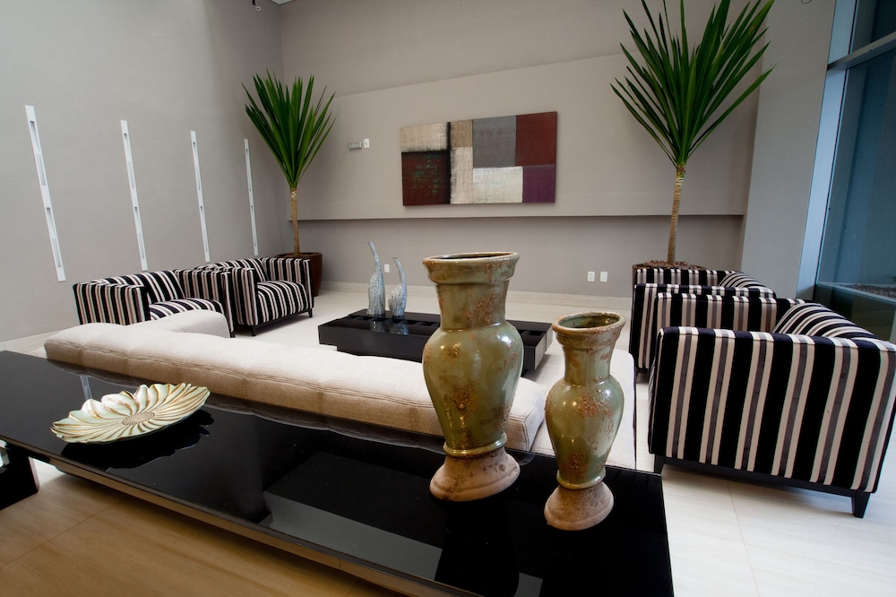 Bh Raja Hotel 30/46