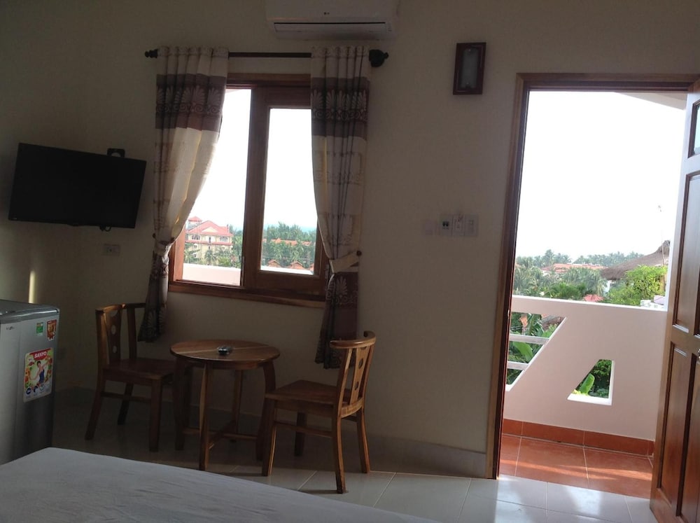 Viet's Hotel 33/54