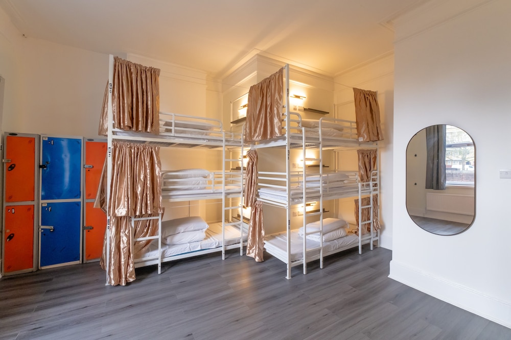 Book a Bed Hostels (ex. Venture Hostel) 52/64