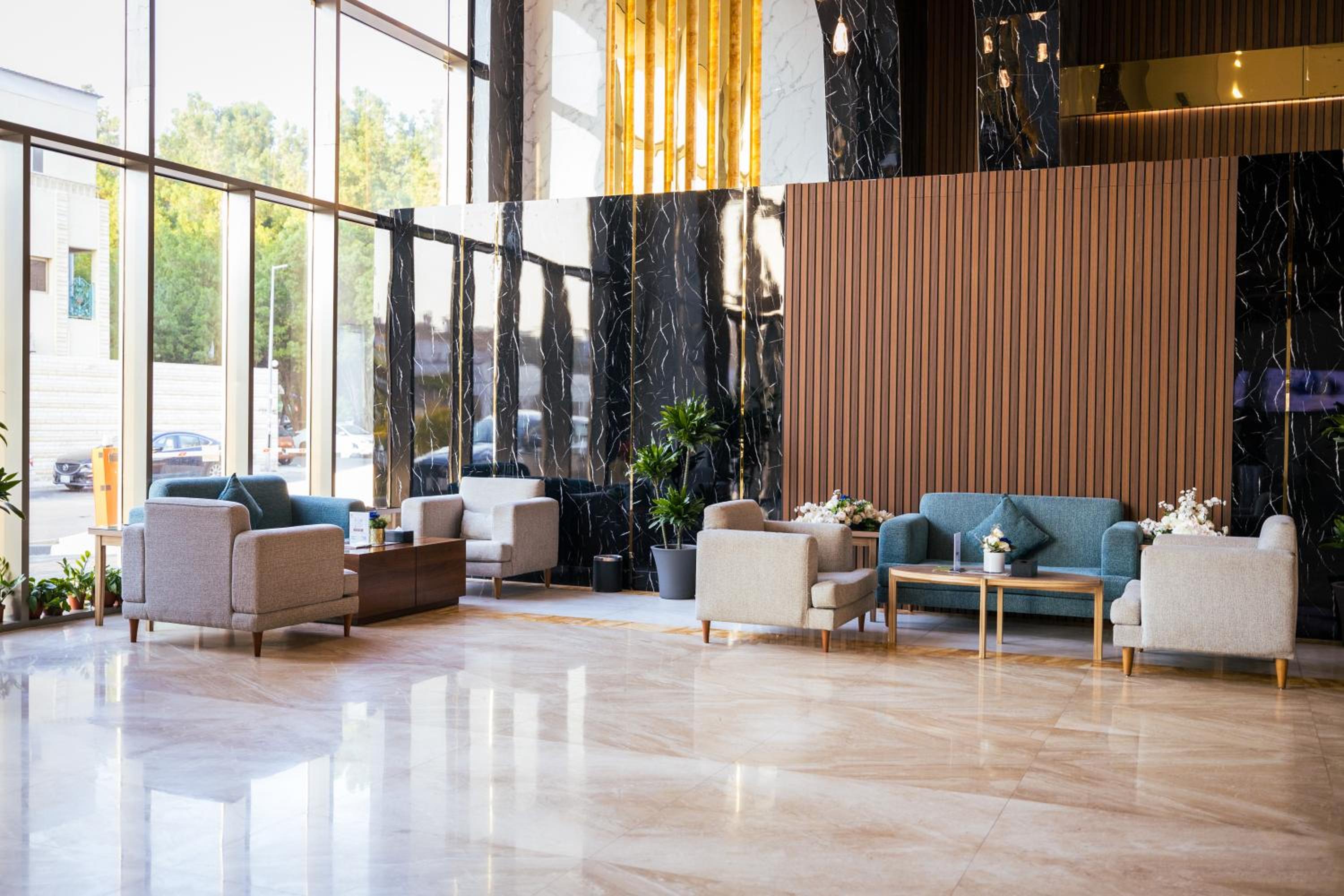 فندق ميرنيان(Mirnian Hotel) 32/40