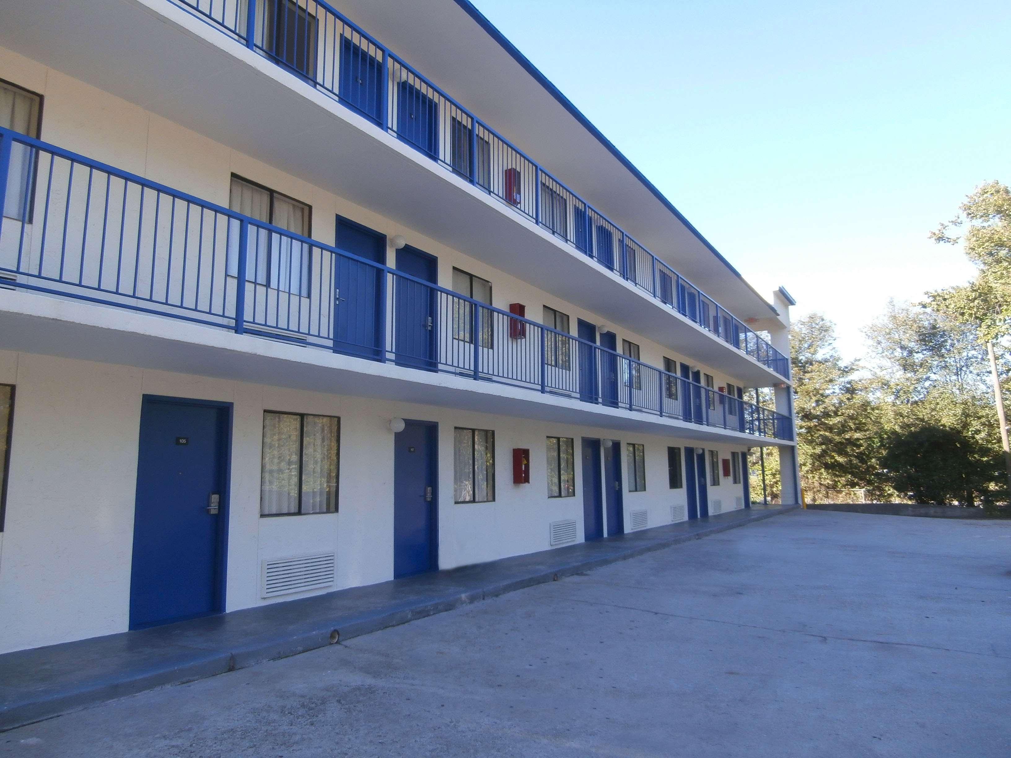 Americas Best Value Inn Tucker 24/26