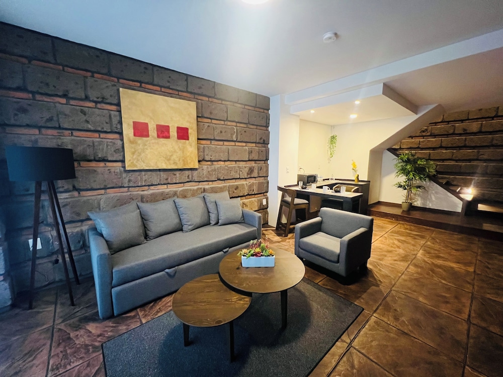 QA Hotel 27/50