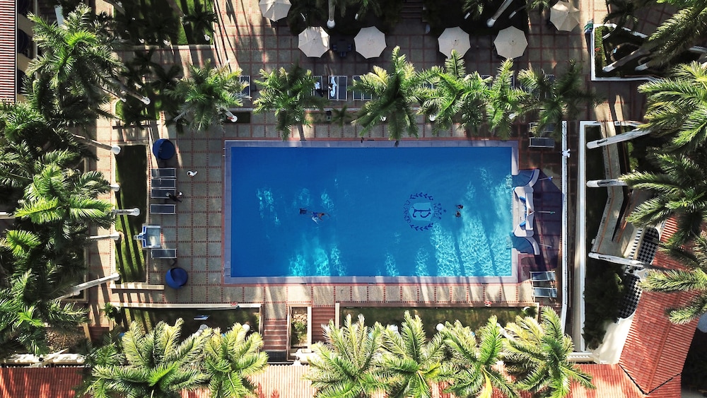 El Prado Hotel 61/62
