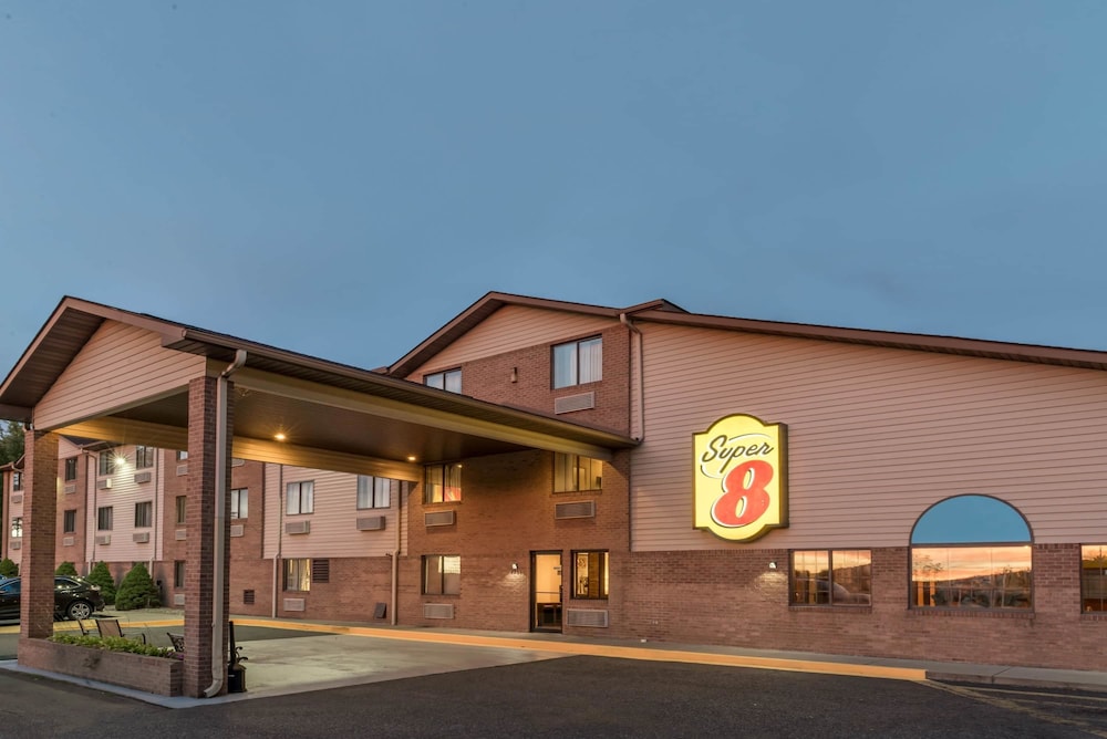 Super 8 by Wyndham Portsmouth 1/38