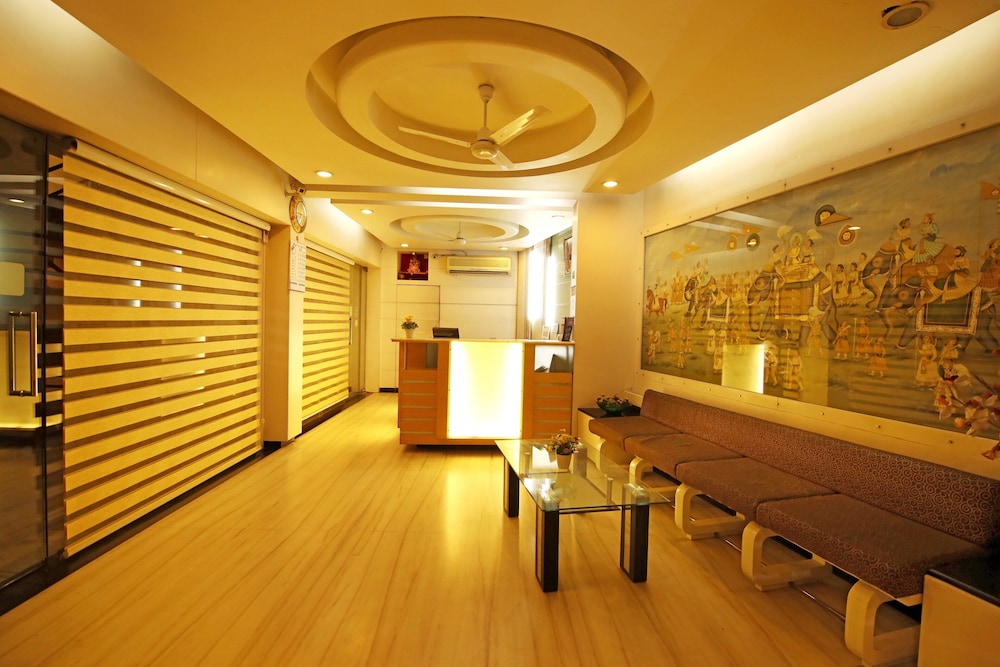 Ashish Palace 44/47