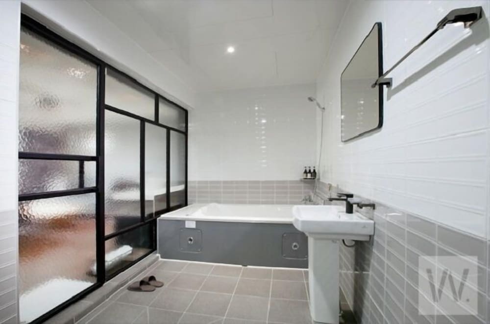 Brown Dot Hotel Jinhae 50/50