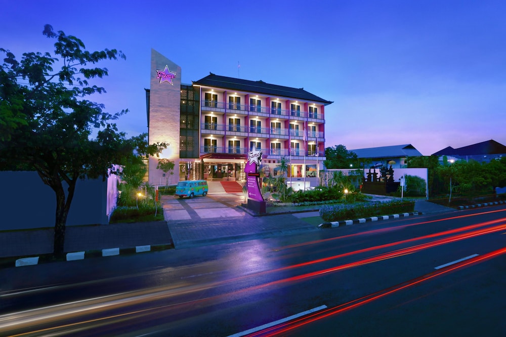 Fame Hotel Sunset Road Kuta photo1