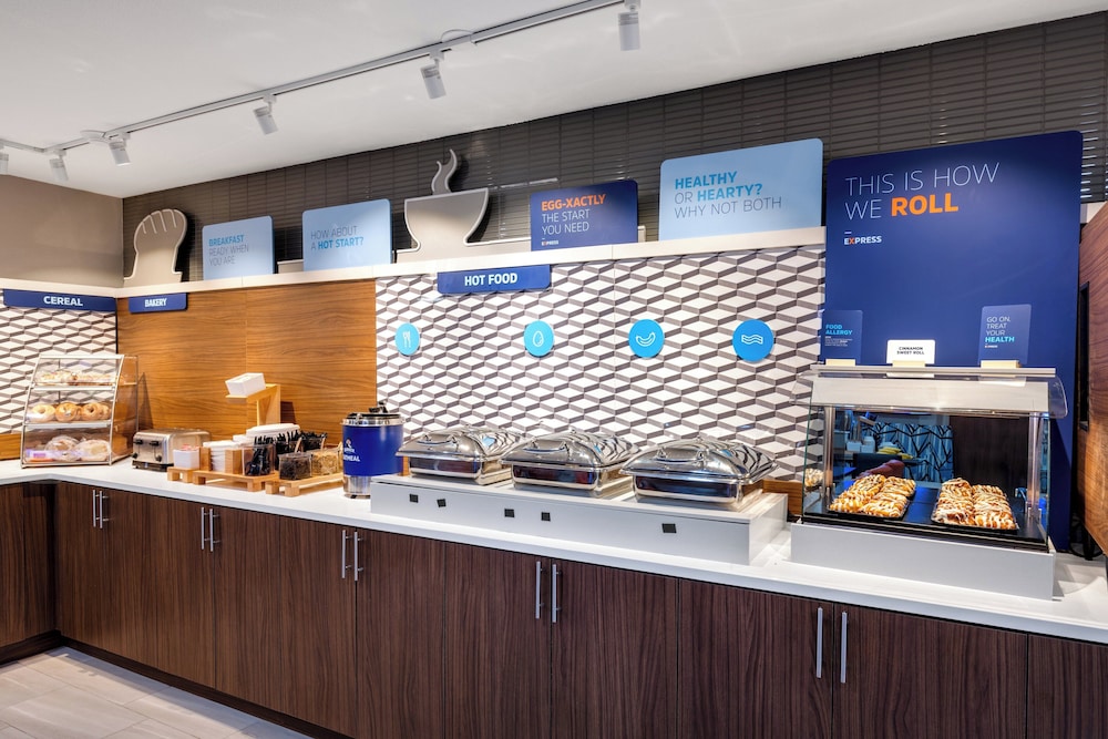Holiday Inn Express Portland South - Lake Oswego 10/79